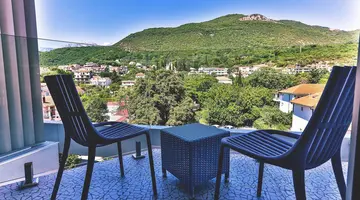 Carine Hotel Kumbor Superior