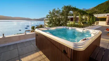 Carine Hotel Kumbor