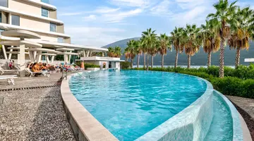 Carine Hotel Kumbor