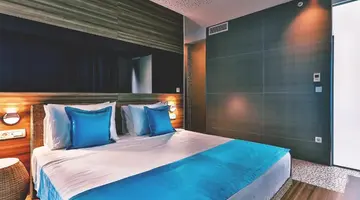 CARINE HOTEL KUMBOR