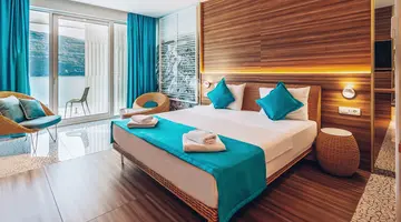 CARINE HOTEL KUMBOR