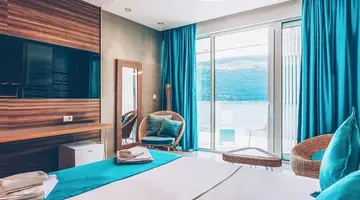 CARINE HOTEL KUMBOR