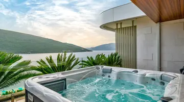 Carine Hotel Kumbor