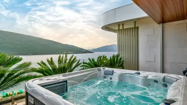 Carine Hotel Kumbor