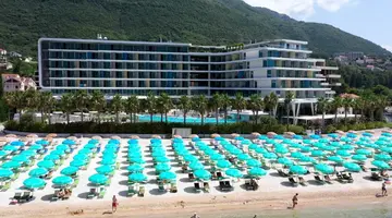CARINE HOTEL KUMBOR
