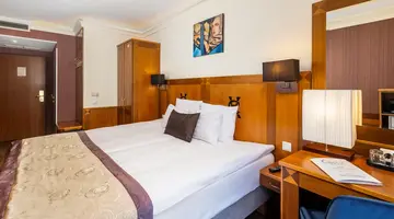 Carlton Hotel Buda Castle