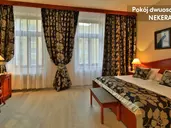 Carlton Hotel