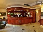 Carlton Hotel