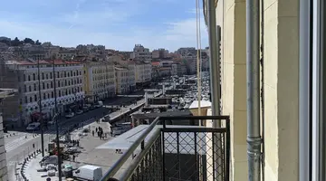 Carre Vieux Port
