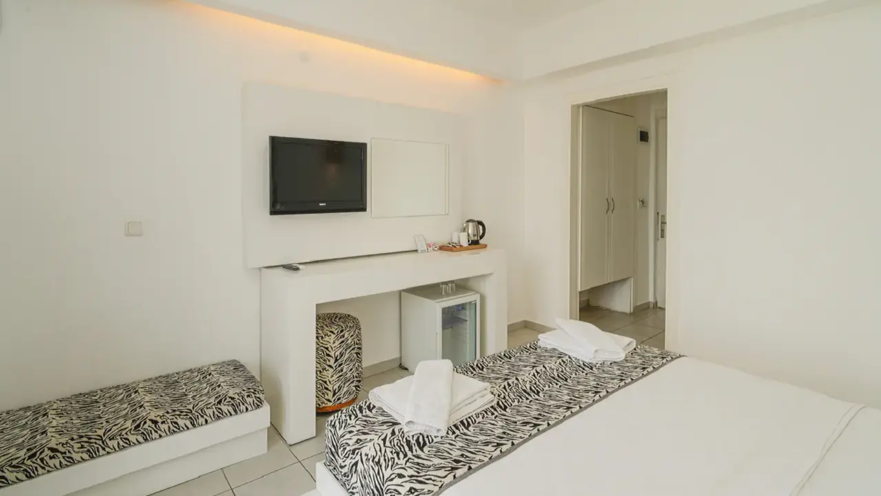CASA BLANCA BEACH HOTEL ADULT ONLY