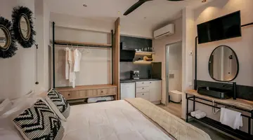 Casa D Oro Suites