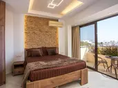 CASA LYRISTIS