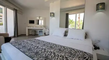 CASABLANCA BEACH ADULT ONLY +12