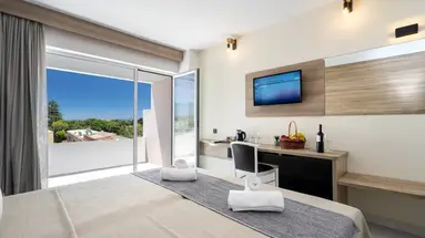 CASTELLUM SUITES