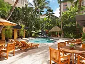 Castle Bamboo Waikīkī Hotel