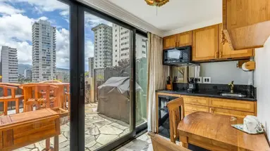 Castle Bamboo Waikīkī Hotel