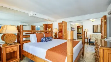 Castle Bamboo Waikīkī Hotel