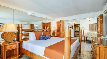 Castle Bamboo Waikīkī Hotel