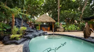 Castle Bamboo Waikīkī Hotel
