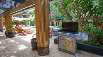 Castle Bamboo Waikīkī Hotel