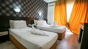 CASTLE PARK HOTEL