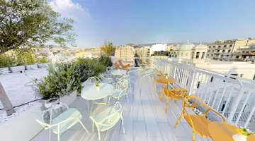 Casual Kubic Athens