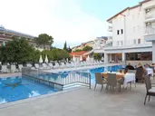 Cats Garden Family Hotel