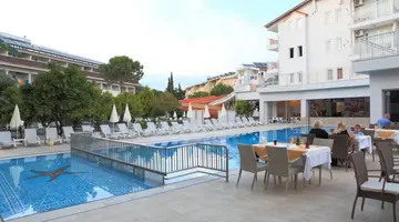 Cats Garden Family Hotel
