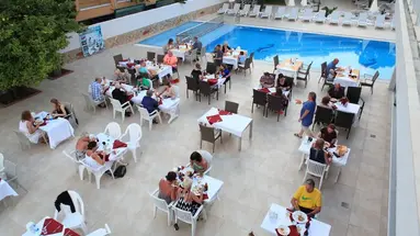 Cats Garden Family Hotel