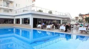 Cats Garden Family Hotel