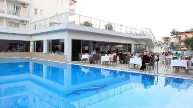 Cats Garden Family Hotel