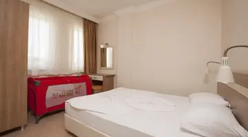 Cats Garden Family Hotel