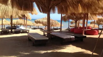 Caves Beach Resort +16