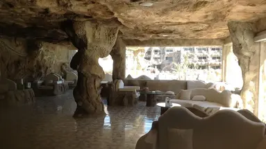 Caves Beach Resort +16