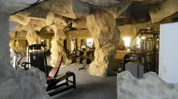 Caves Beach Resort +16