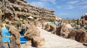 Caves Beach Resort +16