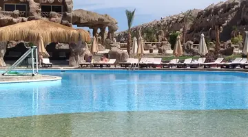 Caves Beach Resort