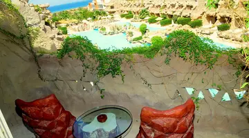 CAVES BEACH RESORT