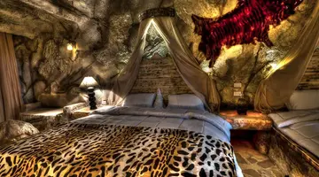 Caves Beach Resort