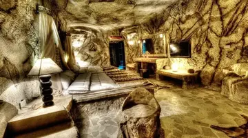 CAVES BEACH RESORT