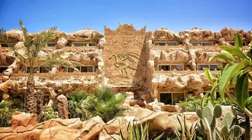 Caves Beach Resort
