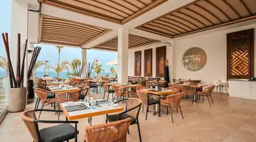 Cavo Maris Beach Hotel & Suites