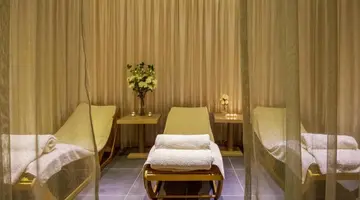 Cavo Maris Beach Hotel & Suites