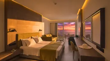Cavo Maris Beach Hotel