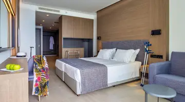 Cavo Maris Beach Hotel
