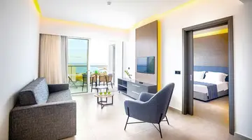 Cavo Maris Beach Hotel