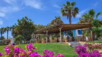 Cavo Maris Beach Hotel