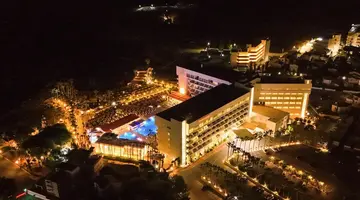 Cavo Maris Beach Hotel
