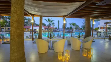 Cavo Maris Beach Hotel