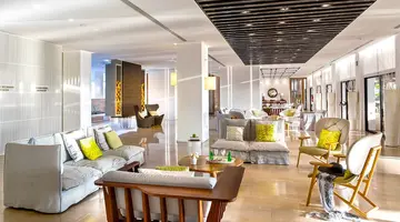 Cavo Maris Beach Hotel